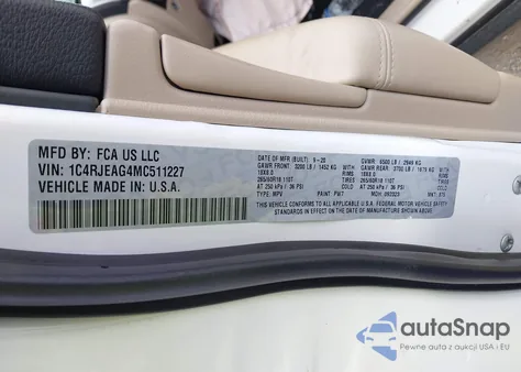 2021 Jeep Grand Cherokee Laredo E 4X2 z USA, uszkodzony, nr VIN 1C4RJEAG4MC511227